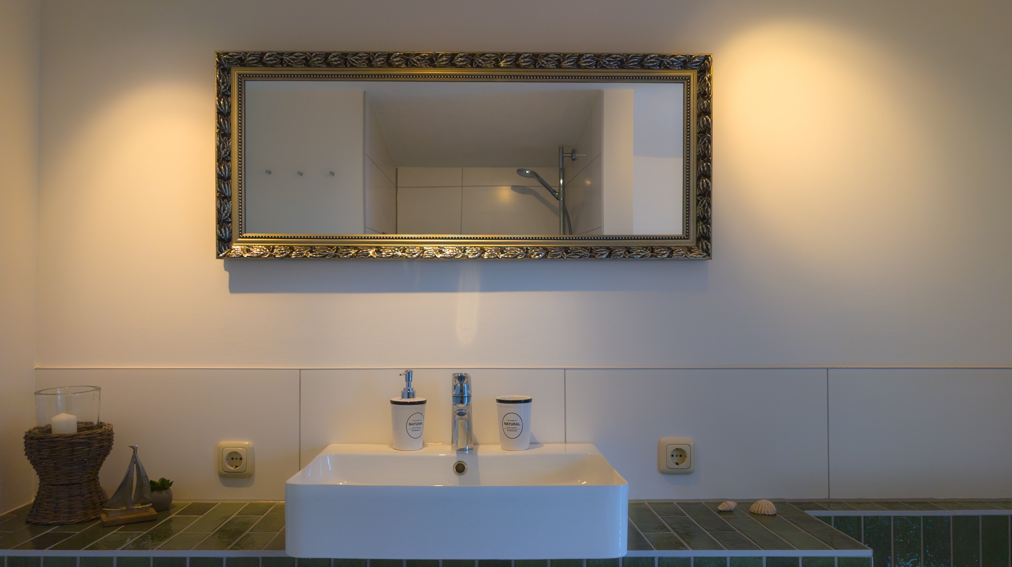 Heidi – Waschplatz im Badezimmer